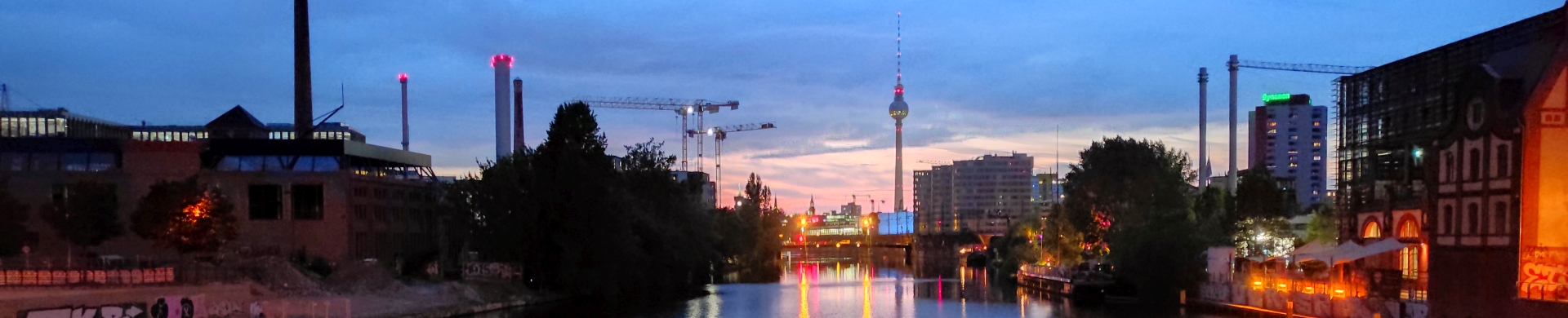 Spreeblick-Fernsehturm_Sommerabend1920-390.jpg